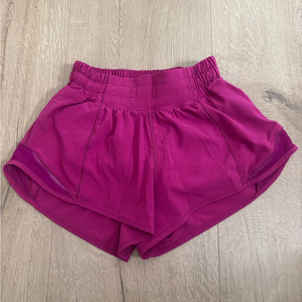 lululemon hotty hot shorts 2.5 inch